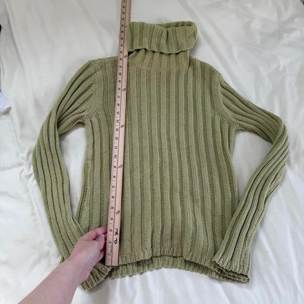Green turtleneck sweater ‎ Y2K green ribbed turtleneck sweater liz claiborne
